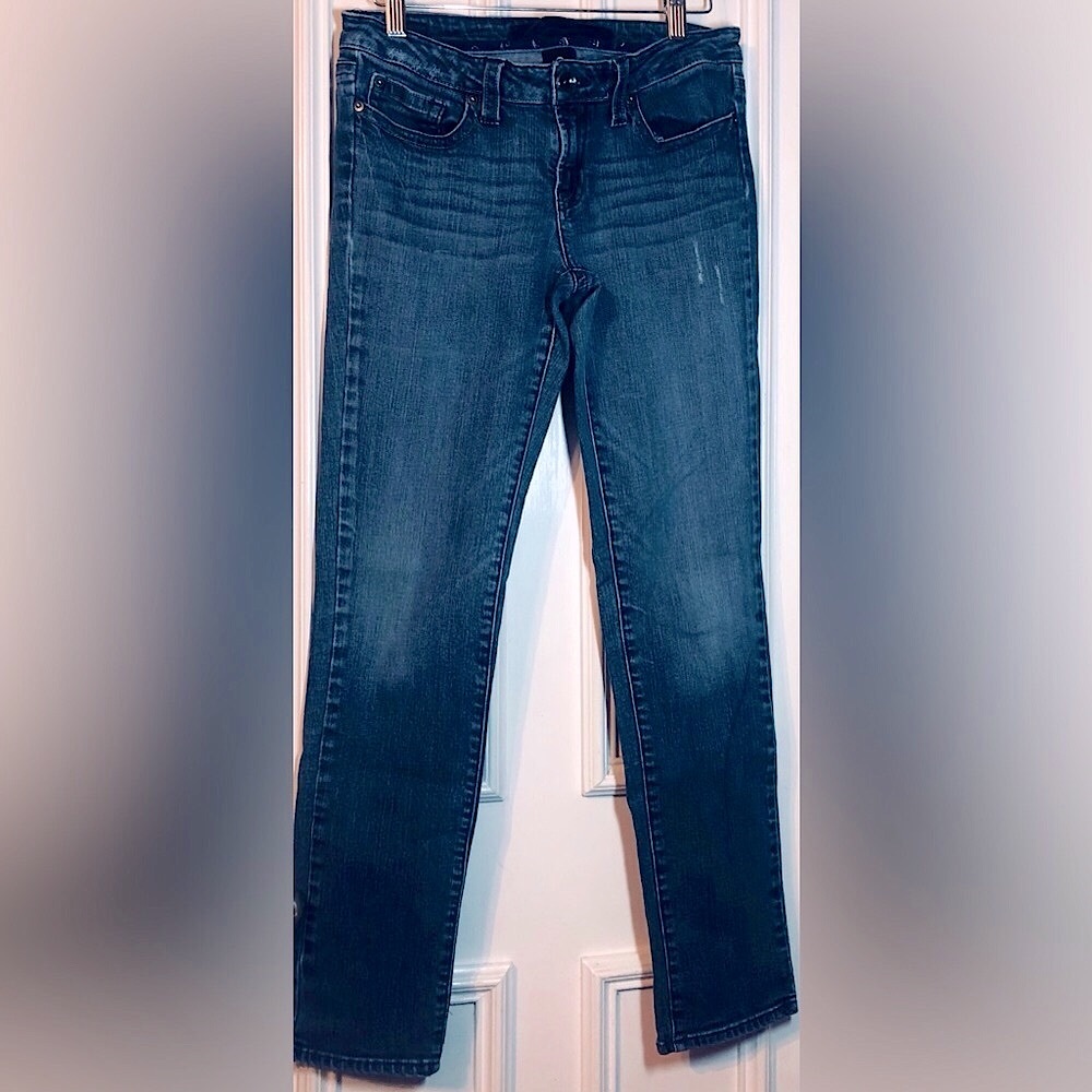 Refuge Denim Blue Jeans  distressed Junior size 7 Regular Stretchy